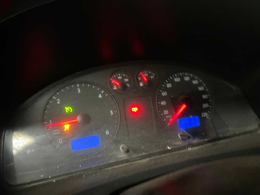 Volkswagen Transporter 1.9 TDI 300 T800Base 86PS 2004 (Original-NL), 14-BL-FG