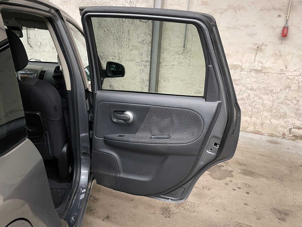 Nissan Note 1.4 First Note 88PS 2006 (Original-NL), 52-TP-ZK