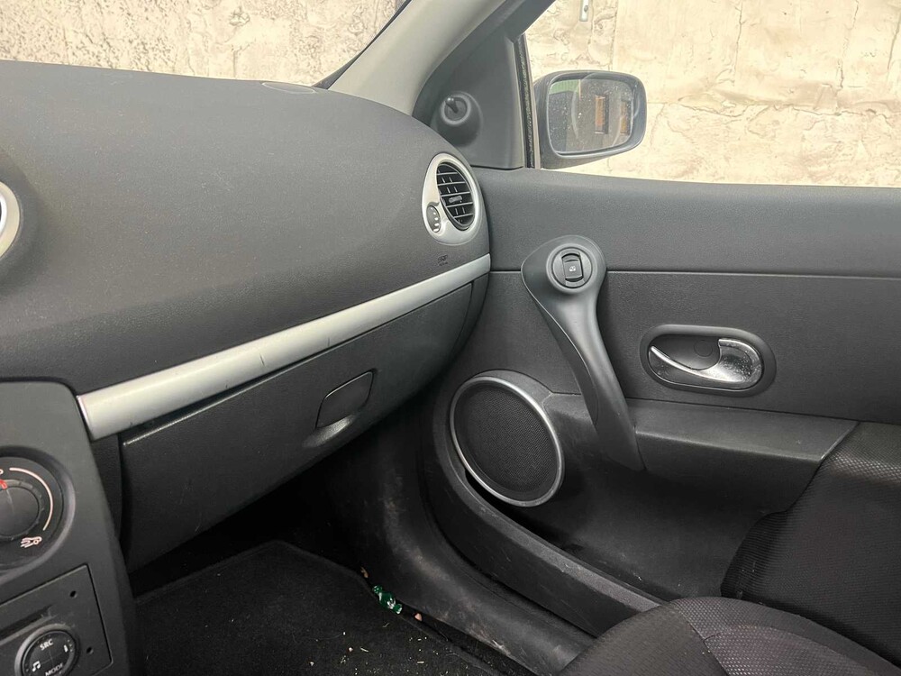 Renault Clio 1.2-16V Team Spirit 75hp 2006, 38-SR-DS