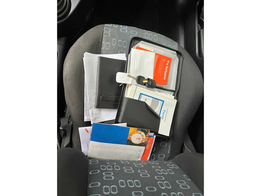 Ford Fiesta 1.25-16V Ambiente 69PS 2003, 28-NJ-RG