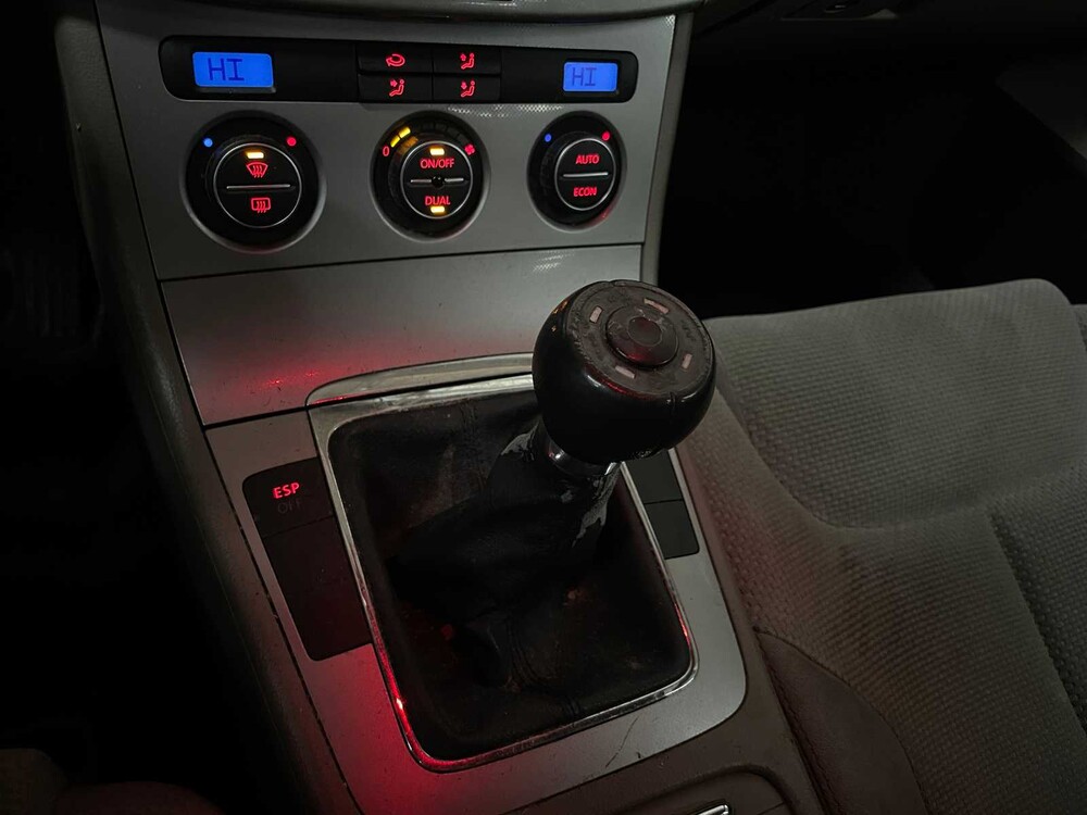 Volkswagen Passat Variant 2.0 TDI Comfortline 140pk 2006 (Origineel-NL), 83-SR-SX