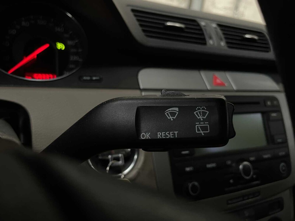 Volkswagen Passat Variant 2.0 TDI Comfortline 140pk 2006 (Origineel-NL), 83-SR-SX