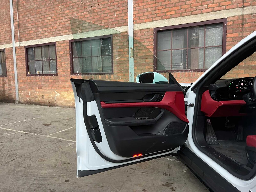 Porsche Taycan Cross Turismo 4 93 kWh 476pk 2022 (Origineel-NL + 1e Eigenaar), N-555-ZL