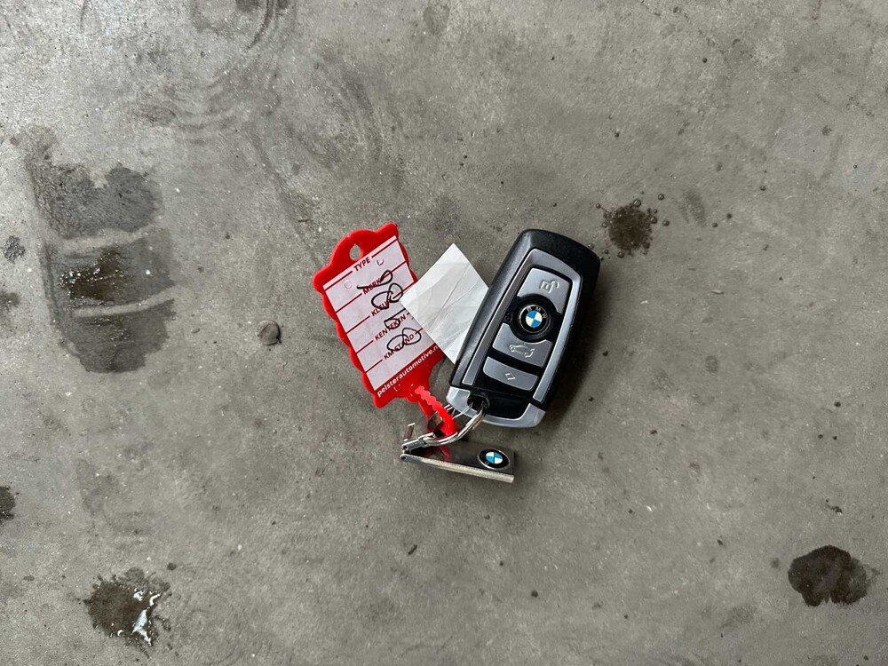 BMW ActiveHybrid7 F04 4.4 V8 465pk 2012