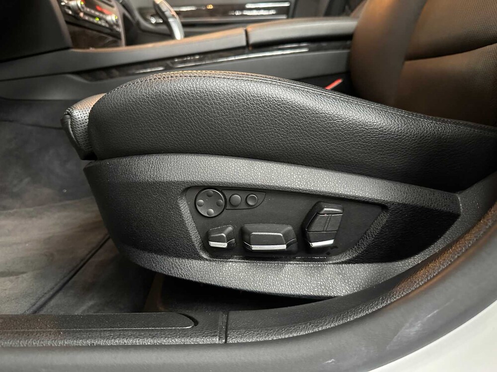 BMW ActiveHybrid7 F04 4.4 V8 465pk 2012