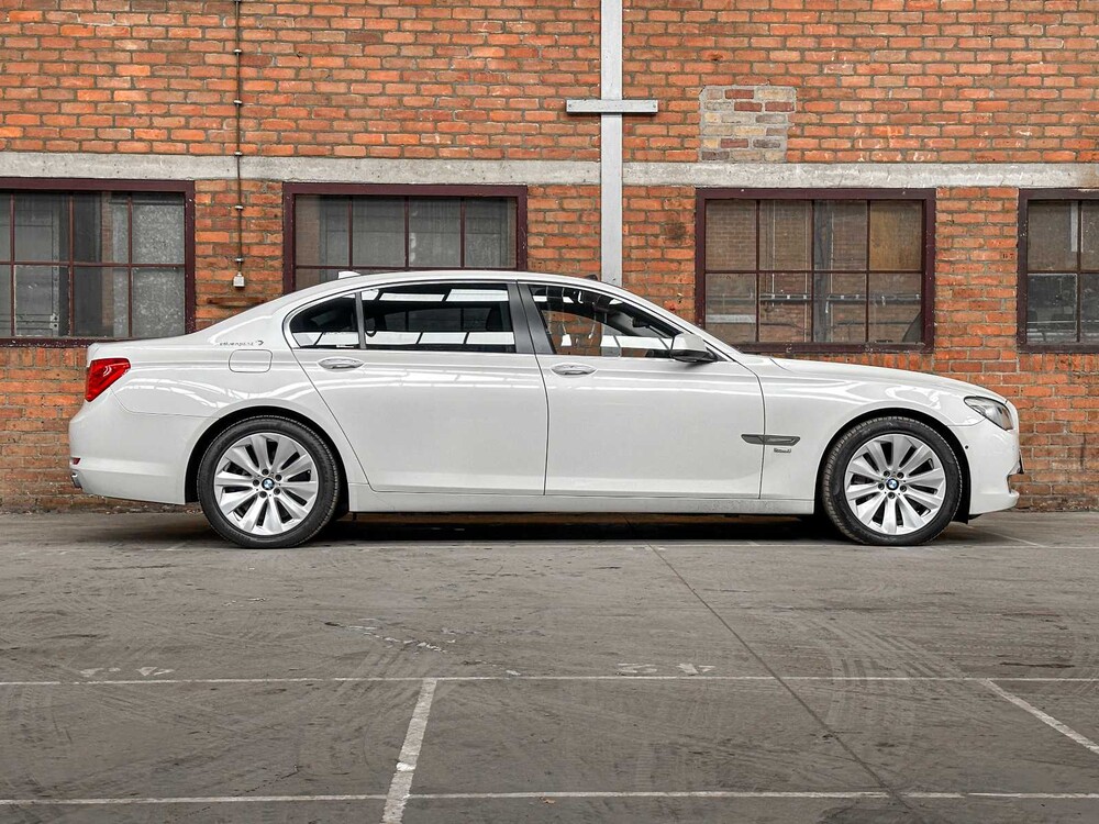 BMW ActiveHybrid7 F04 4.4 V8 465pk 2012