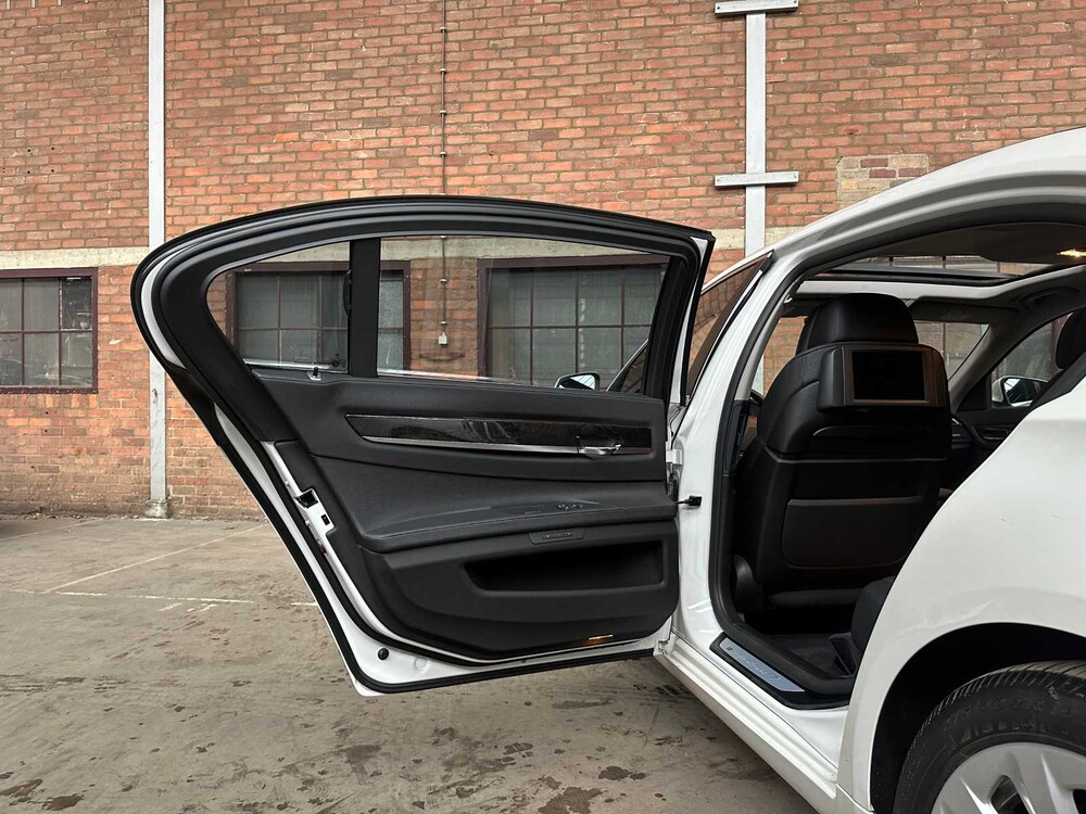 BMW ActiveHybrid7 F04 4.4 V8 465pk 2012