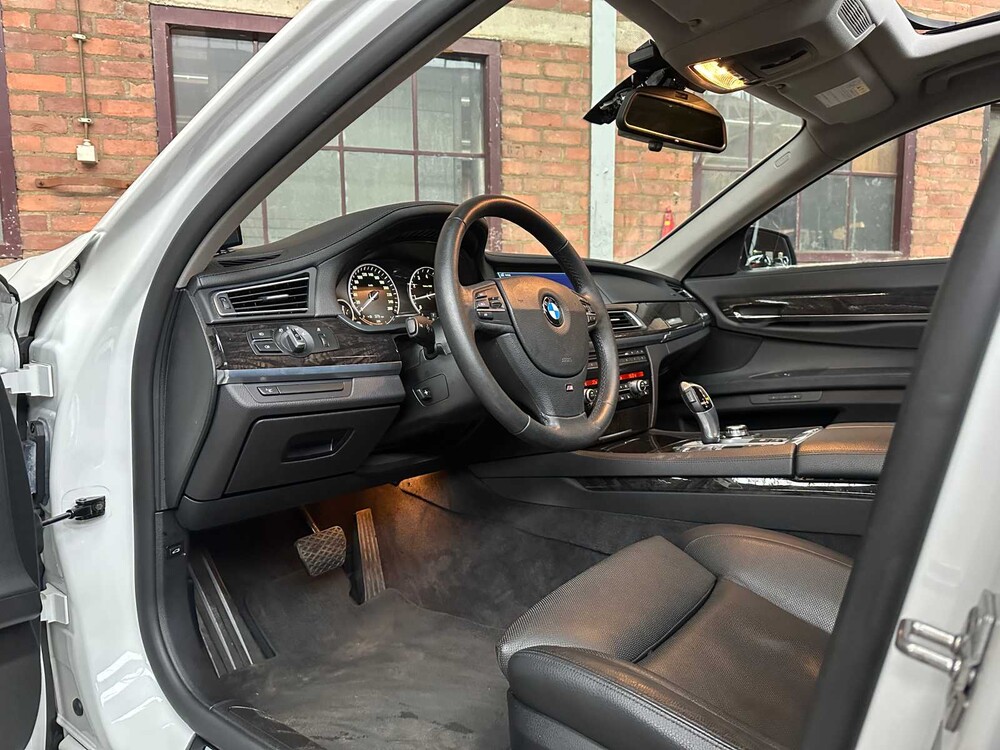 BMW ActiveHybrid7 F04 4.4 V8 465pk 2012