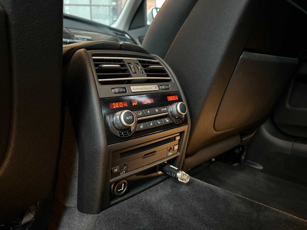 BMW ActiveHybrid7 F04 4.4 V8 465pk 2012