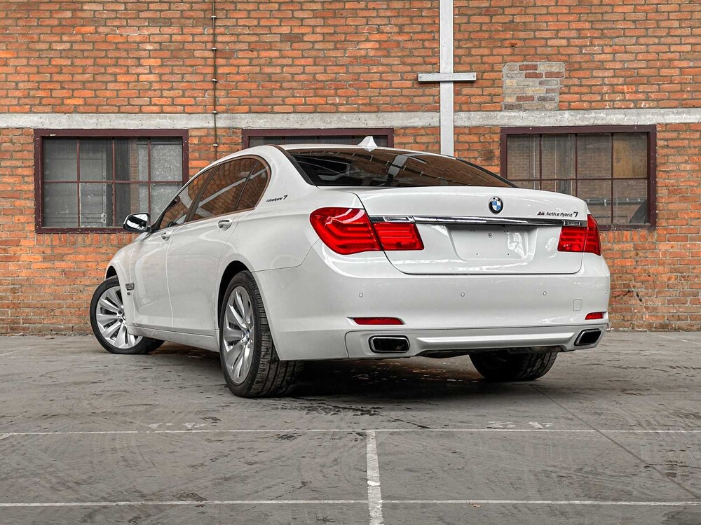 BMW ActiveHybrid7 F04 4.4 V8 465pk 2012