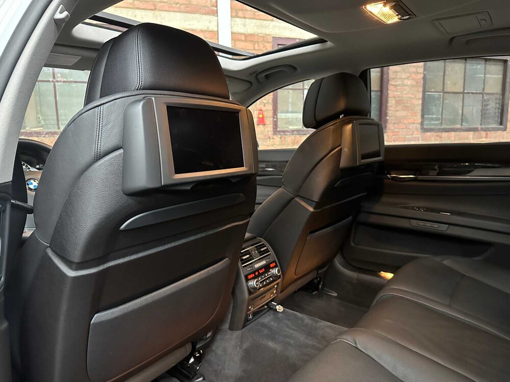 BMW ActiveHybrid7 F04 4.4 V8 465pk 2012