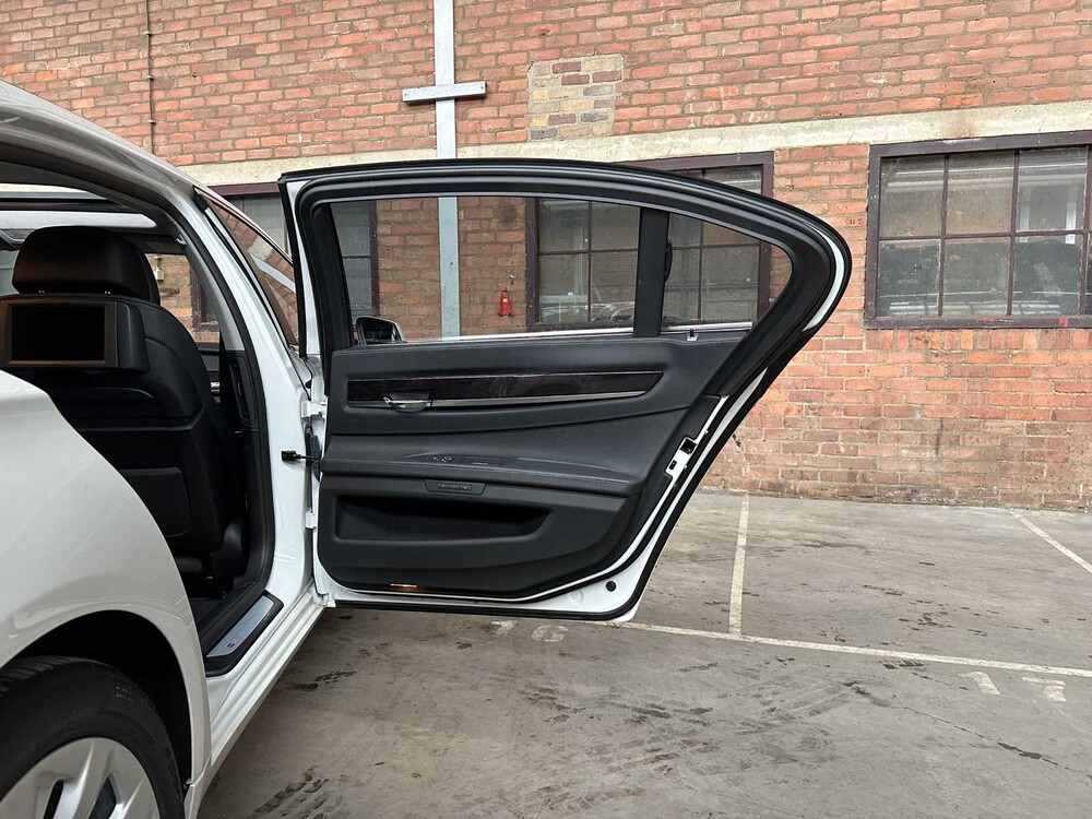 BMW ActiveHybrid7 F04 4.4 V8 465pk 2012