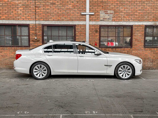 BMW ActiveHybrid7 F04 4.4 V8 465hp 2012