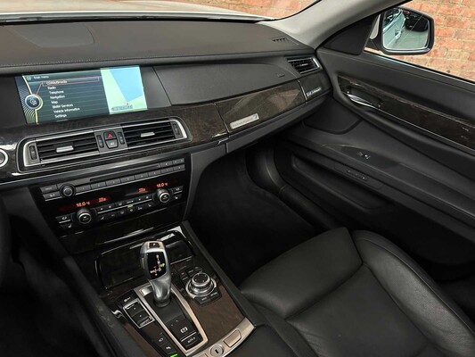 BMW ActiveHybrid7 F04 4.4 V8 465hp 2012