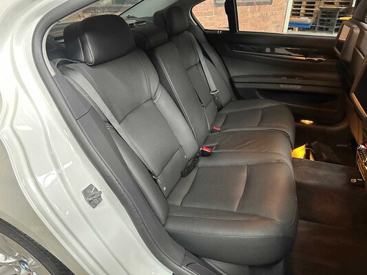 BMW ActiveHybrid7 F04 4.4 V8 465hp 2012