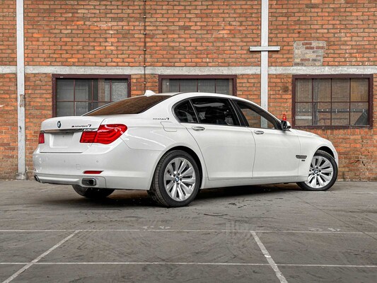 BMW ActiveHybrid7 F04 4.4 V8 465hp 2012