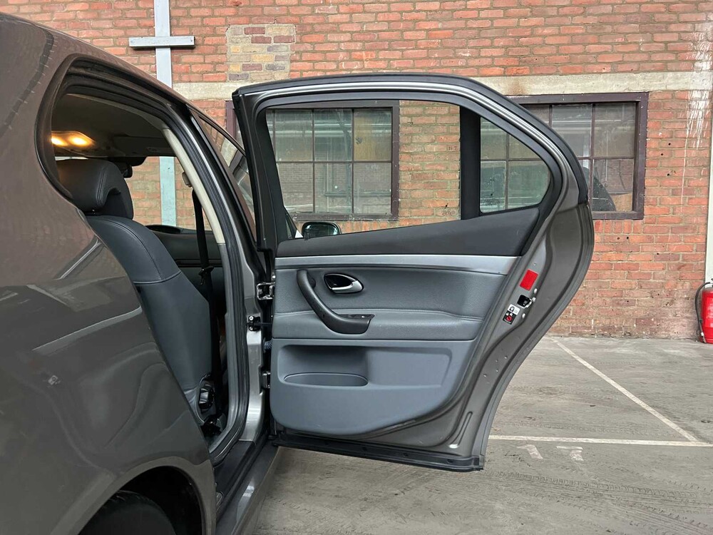 Saab 9-3 Sport Limousine 2.0T Aero 209PS 2003 (Original-NL), 64-LN-SR