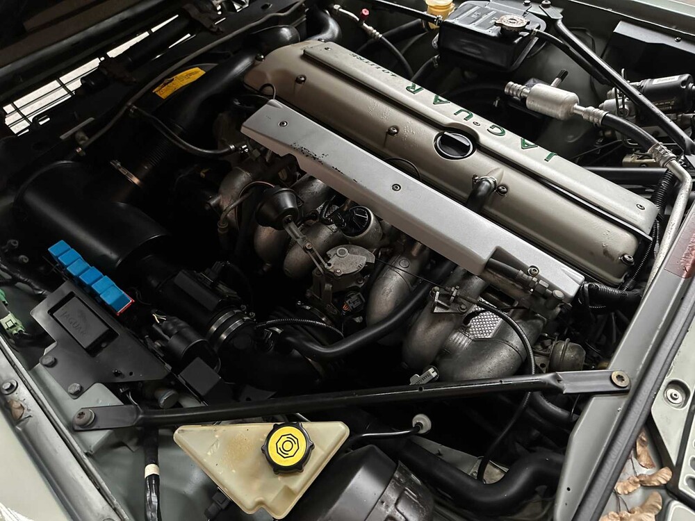 Jaguar XJS Convertible 4.0L L6 DOHC 24V 241hp 1996 Youngtimer