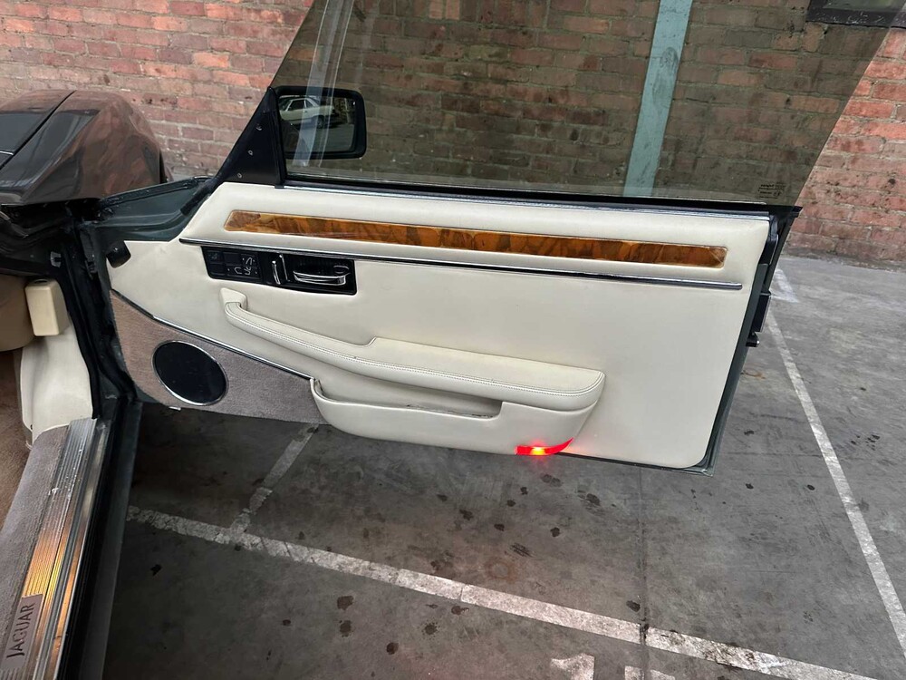 Jaguar XJS Convertible 4.0L L6 DOHC 24V 241hp 1996 Youngtimer