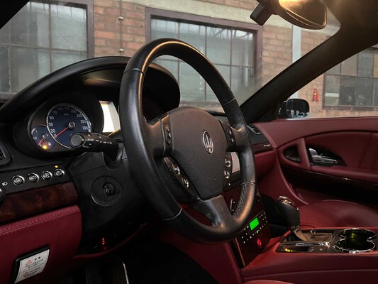 Maserati Quattroporte 4.2 V8 400HP ZF Automatic 2008 Youngtimer