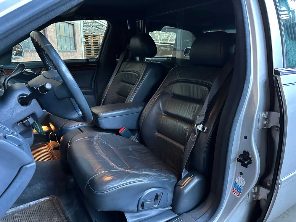 Cadillac Federal Coach DeVille 4.6 V8 279PS 2001 Leichenwagen