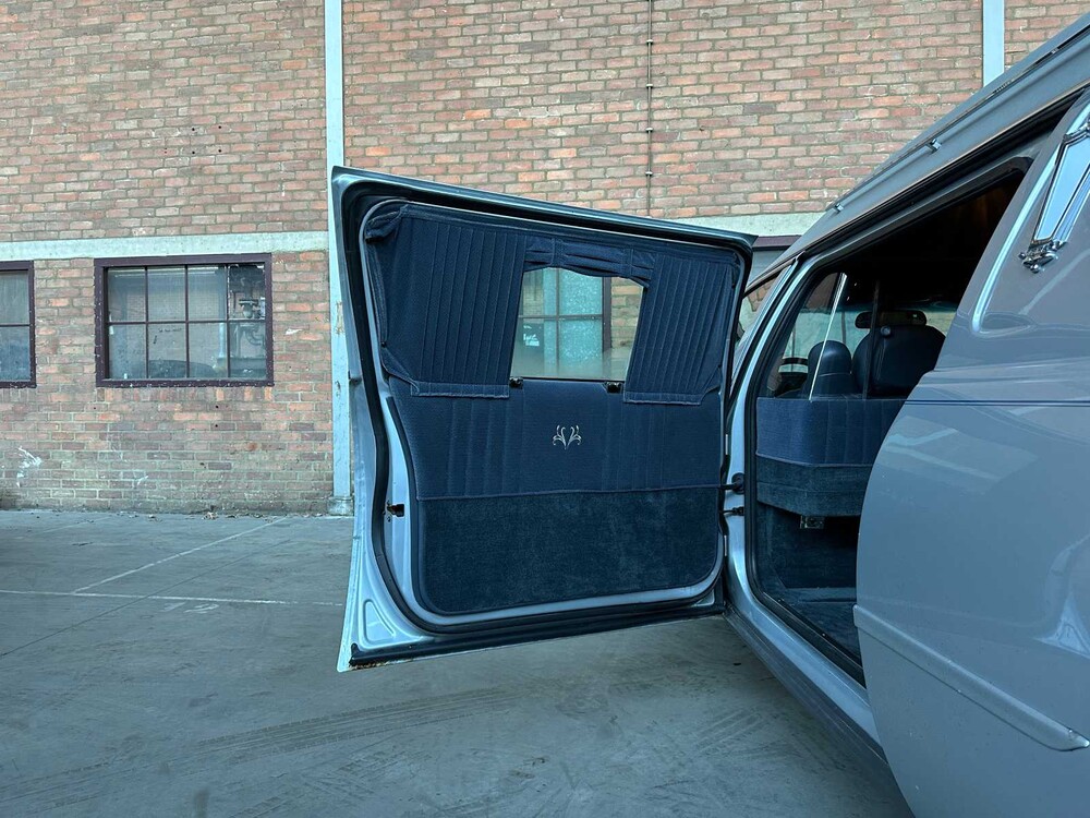 Cadillac Federal Coach DeVille 4.6 V8 279PS 2001 Leichenwagen