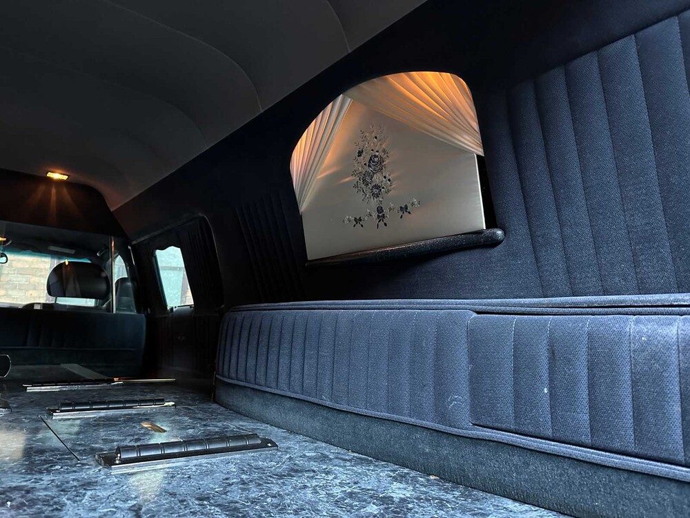 Cadillac Federal Coach DeVille 4.6 V8 279PS 2001 Leichenwagen