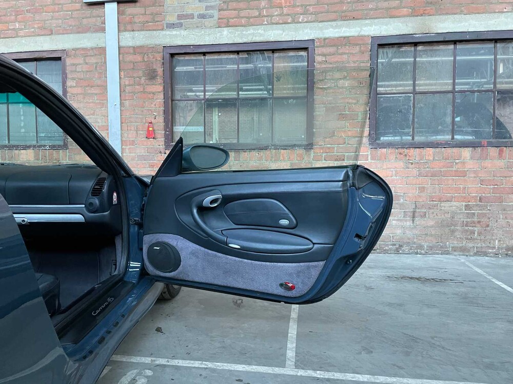 Porsche 911 Carrera 4S 996 3.6 320hp 2003 Youngtimer