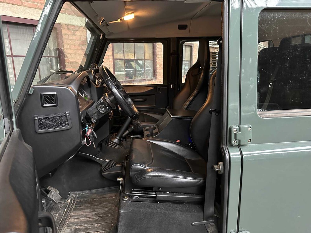 Land Rover Defender L316 2.4 TD 130