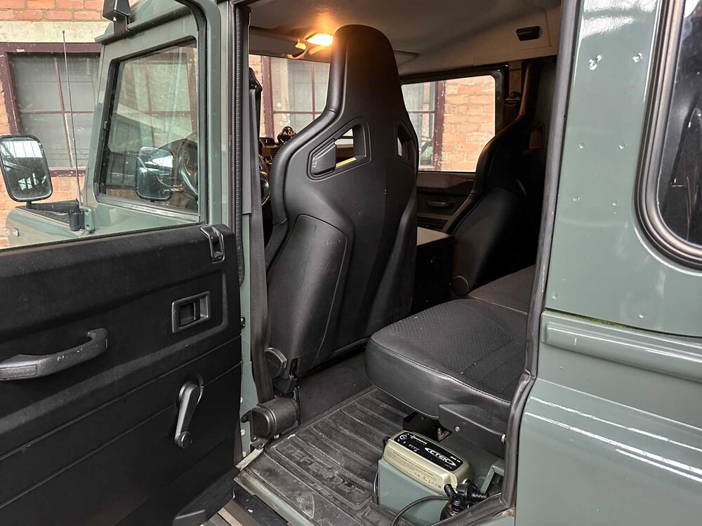 Land Rover Defender L316 2.4 TD 130