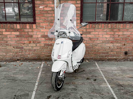 Vespa Sprint 4T, F-130-XZ Moped Scooter Scooter