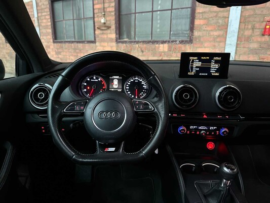 Audi A3 Sedan S-Line 1.4 TFSI CoD Ambition Pro Line S 150hp 2015 (Original-NL), GL-434-J