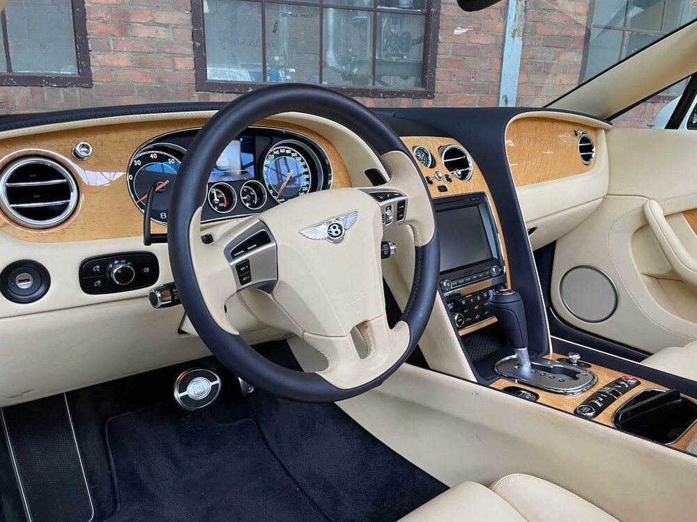 Bentley Continental GTC 4.0 V8 500hp 2012 (8-speed)