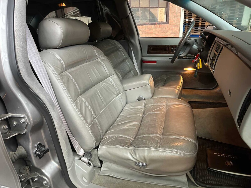 Cadillac Fleetwood Federal Coach 5.7 V8 262pk 1996 Begrafenisauto