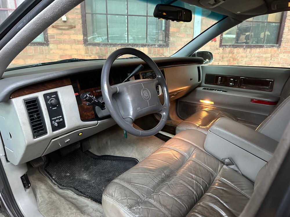 Cadillac Fleetwood Federal Coach 5.7 V8 262pk 1996 Begrafenisauto