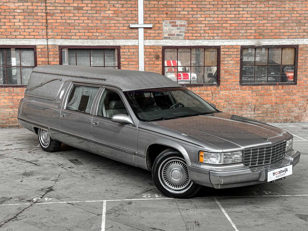 Cadillac Fleetwood Federal Coach 5.7 V8 262pk 1996 Begrafenisauto