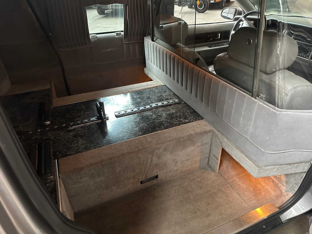 Cadillac Fleetwood Federal Coach 5.7 V8 262pk 1996 Begrafenisauto