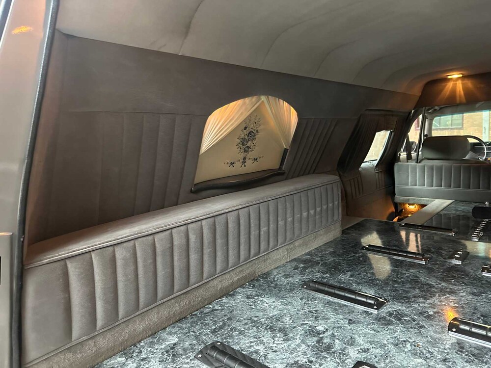 Cadillac Fleetwood Federal Coach 5.7 V8 262pk 1996 Begrafenisauto