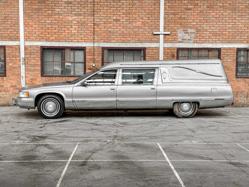 Cadillac Fleetwood Federal Coach 5.7 V8 262pk 1996 Begrafenisauto