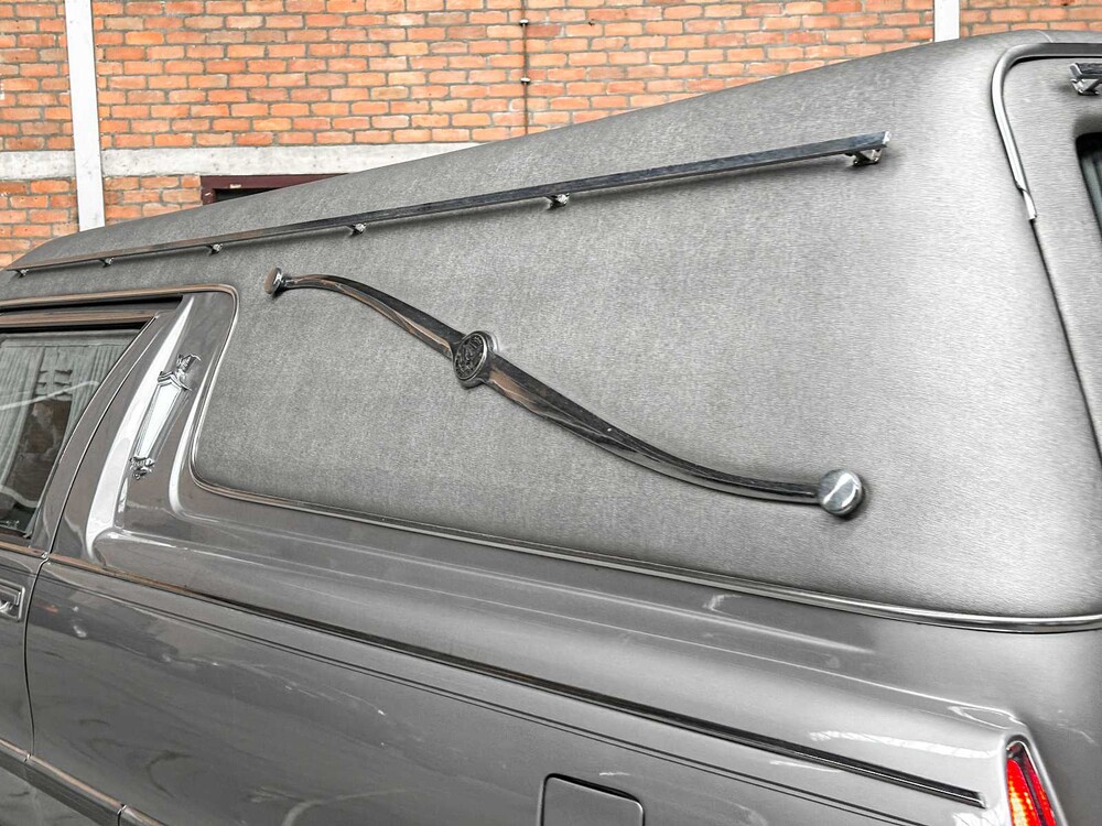 Cadillac Fleetwood Federal Coach 5.7 V8 262pk 1996 Begrafenisauto