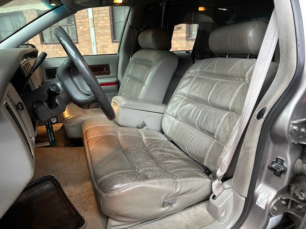 Cadillac Fleetwood Federal Coach 5.7 V8 262pk 1996 Begrafenisauto