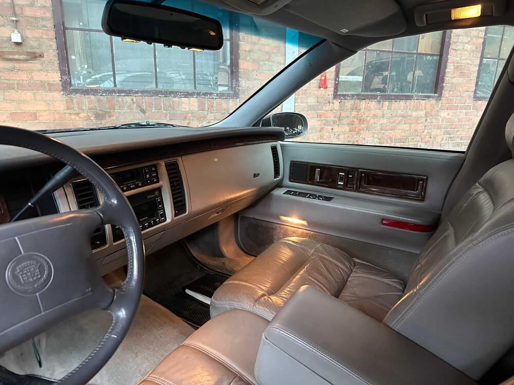 Cadillac Fleetwood Federal Coach 5.7 V8 262pk 1996 Begrafenisauto