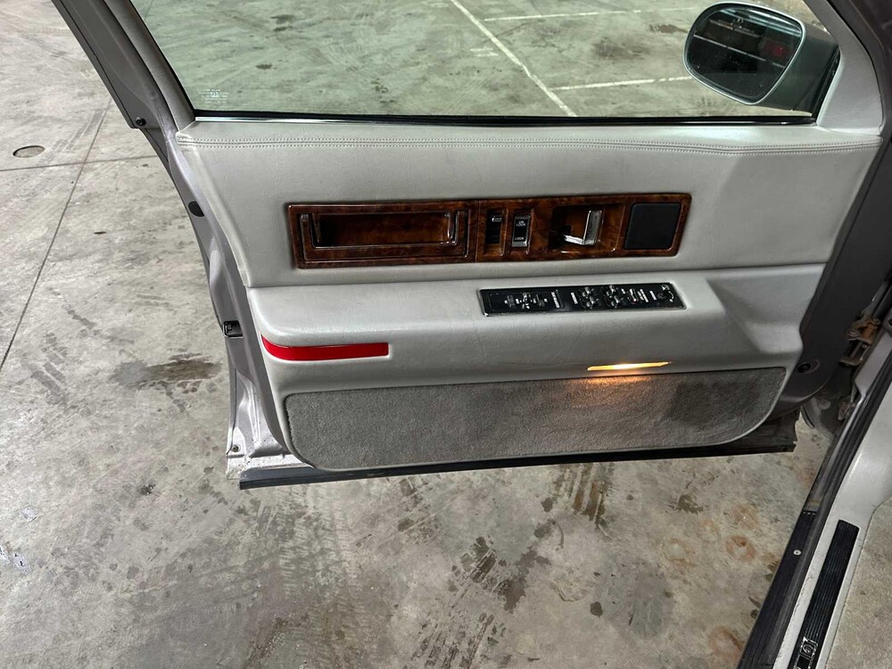 Cadillac Fleetwood Federal Coach 5.7 V8 262pk 1996 Begrafenisauto