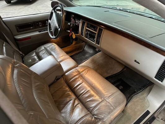 Cadillac Fleetwood Federal Coach 5.7 V8 262hp 1996 Hearse