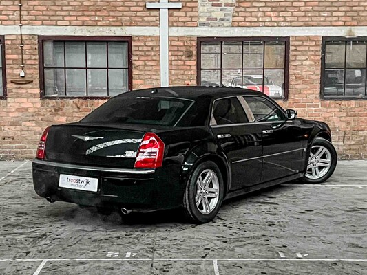 Chrysler 300C HEMI 5.7 V8 340hp 2006 Youngtimer