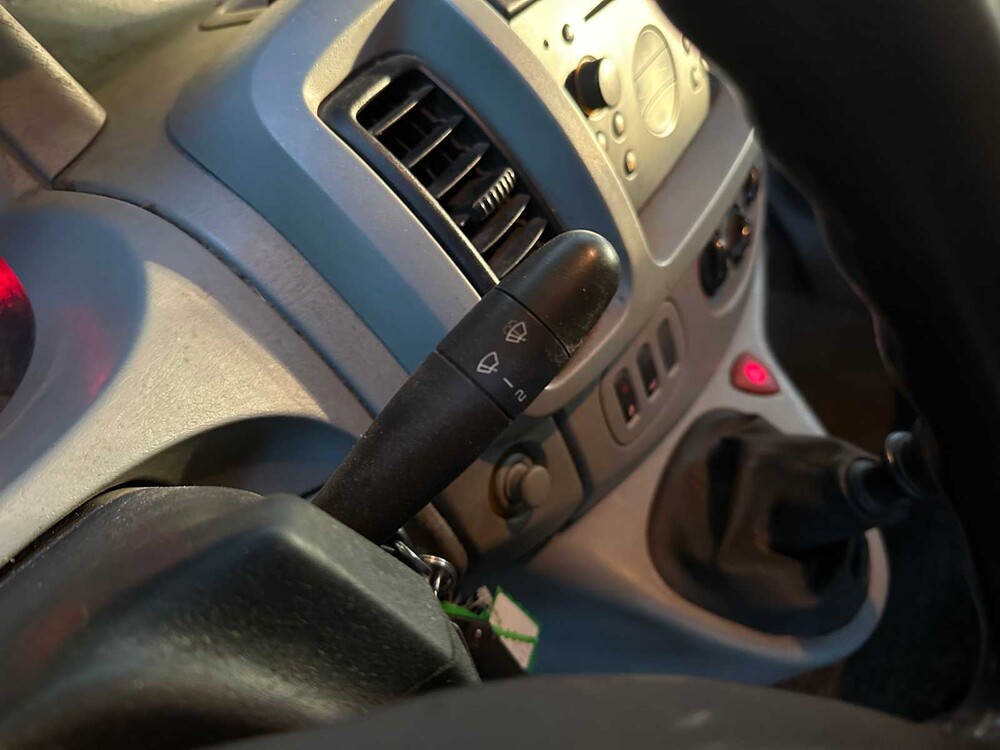 Opel Vivaro 1.9 CDTI L2H1 6-Pers. 82PS 2004, 42-BP-TK