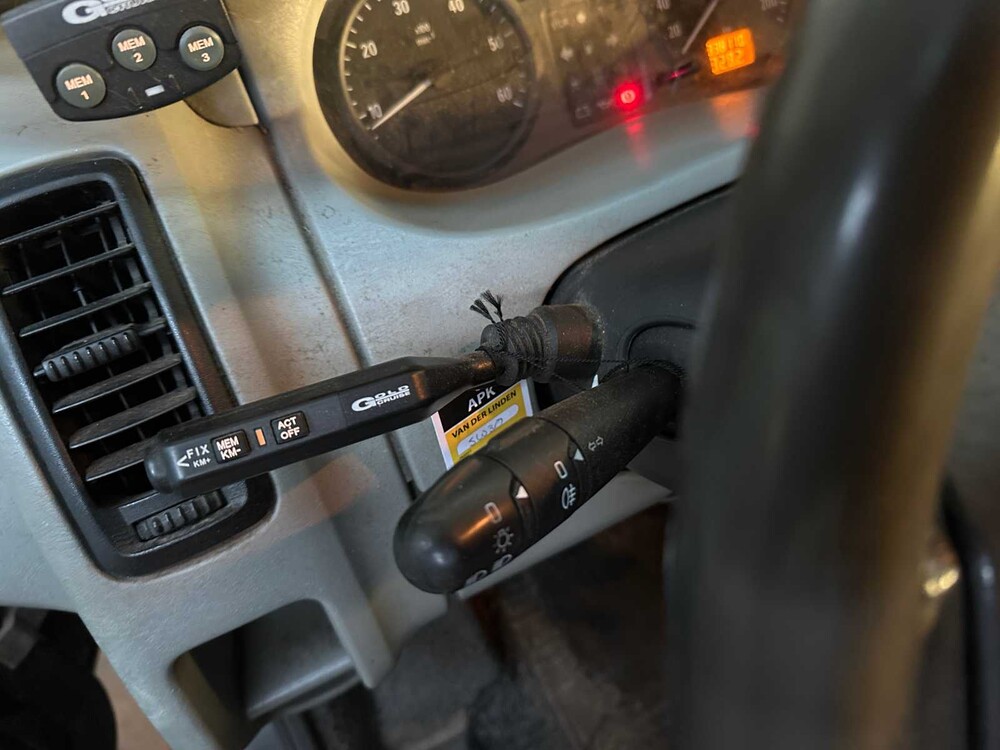 Opel Vivaro 1.9 CDTI L2H1 6-Pers. 82PS 2004, 42-BP-TK