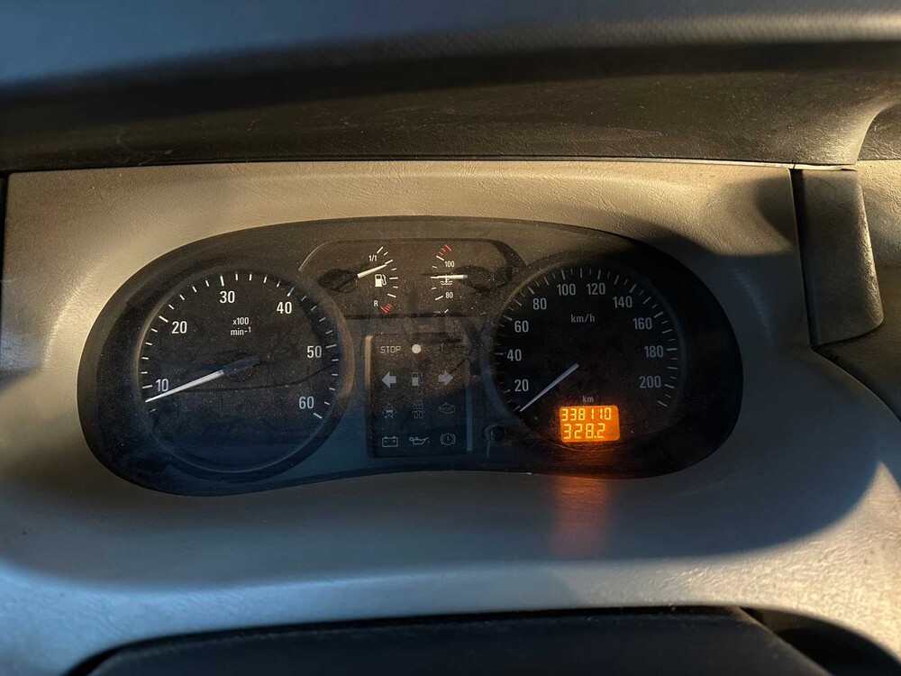 Opel Vivaro 1.9 CDTI L2H1 6-Pers. 82PS 2004, 42-BP-TK