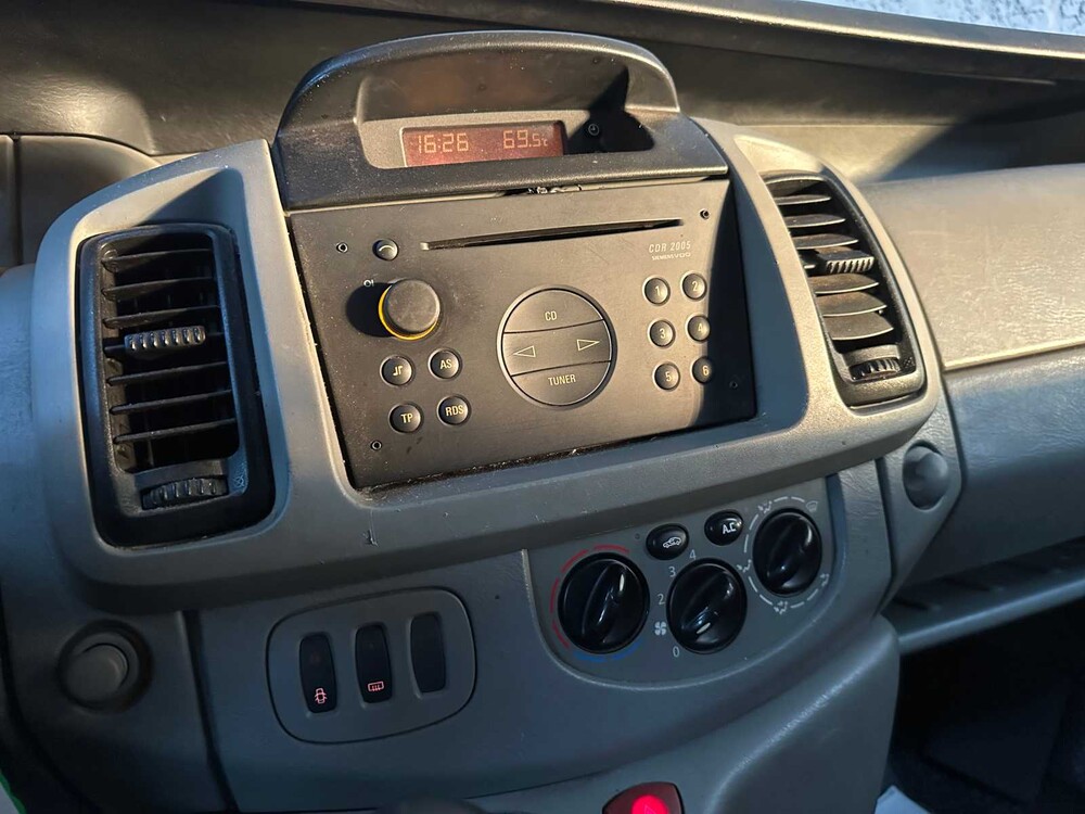 Opel Vivaro 1.9 CDTI L2H1 6-Pers. 82PS 2004, 42-BP-TK