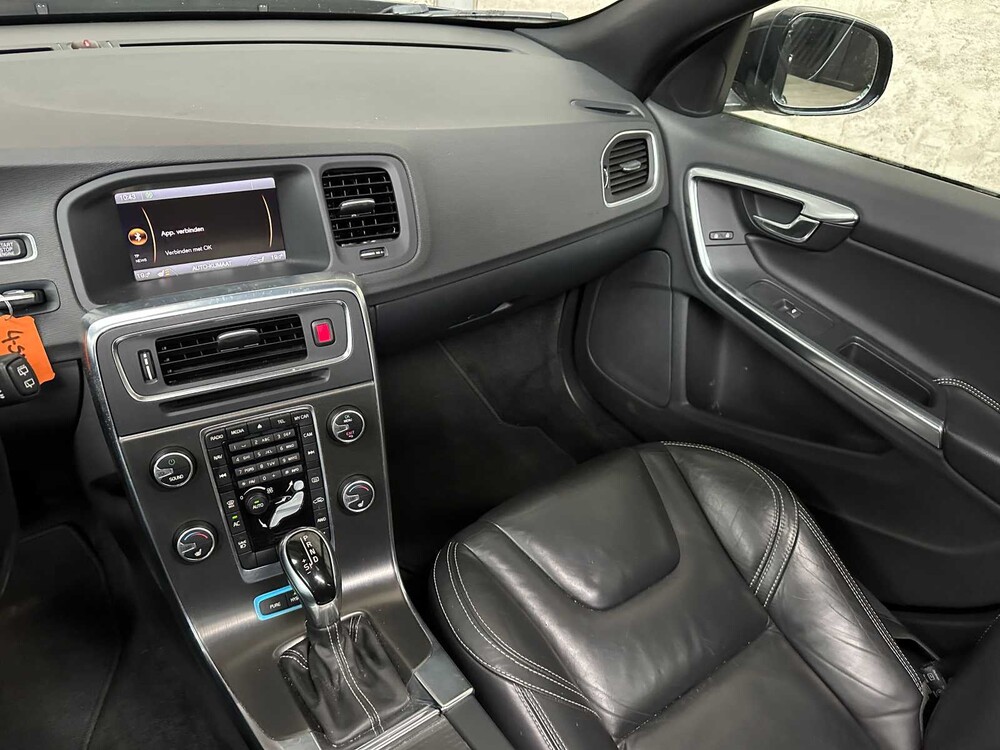 Volvo V60 2.4 D6 AWD Pl.i Summe. 215PS 2013, 4-SJX-92